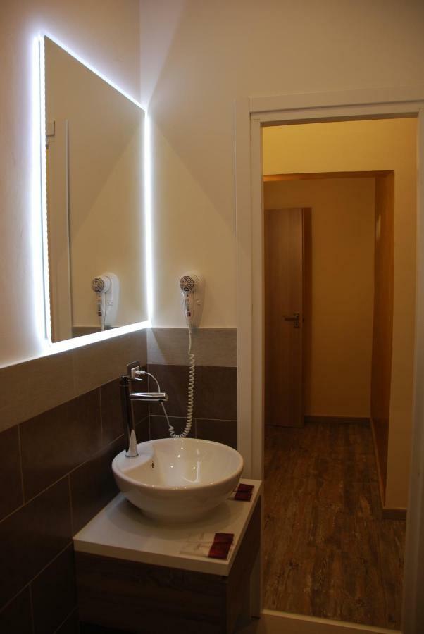 Secret Rhome Colosseum Art โรม ภายนอก รูปภาพ